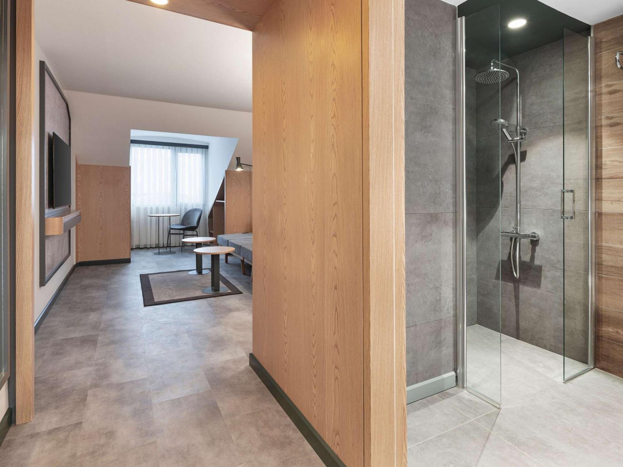 Отель Ibis Istanbul Sisli Экстерьер фото