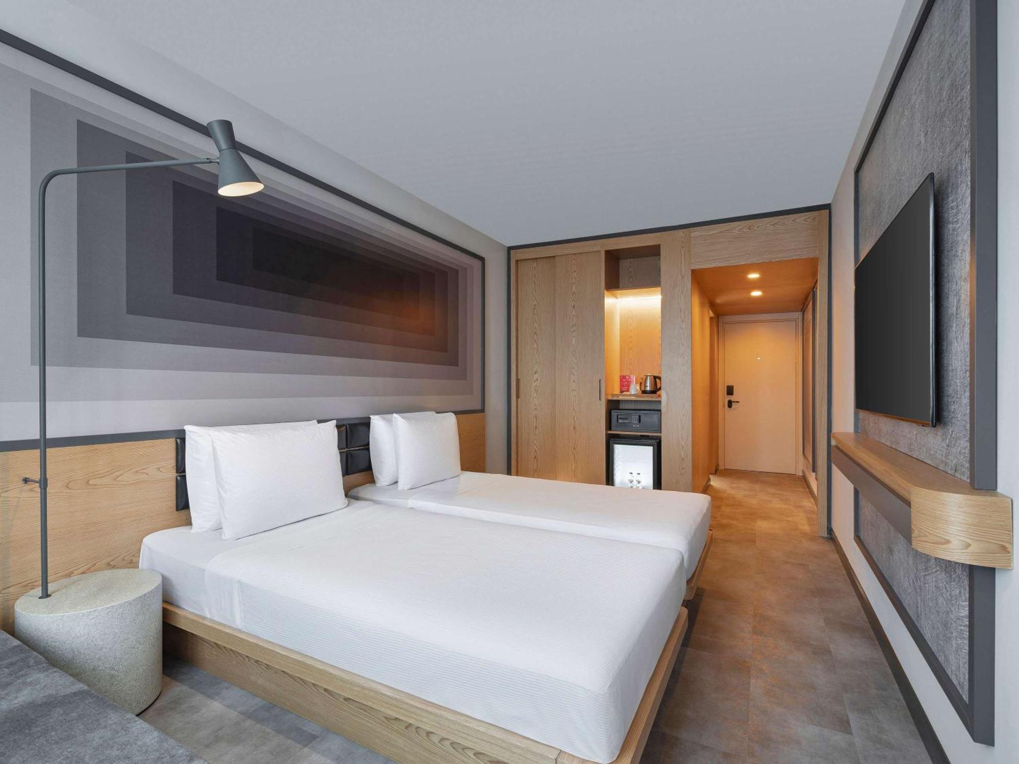 Отель Ibis Istanbul Sisli Экстерьер фото